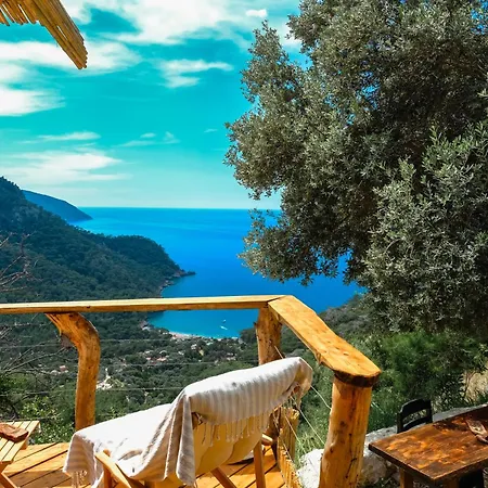 Uzak Treehouse Villa
